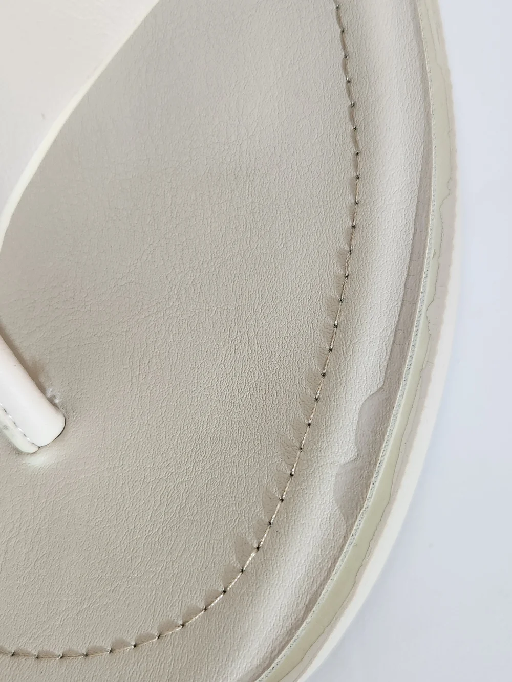 Steve Madden Cream Platform Flip Flop Sandals Size 10 Flaw